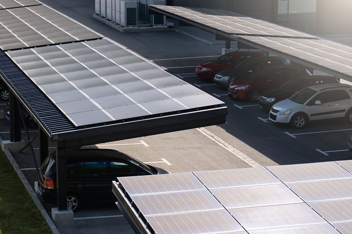 太陽光発電搭載型カーポート
