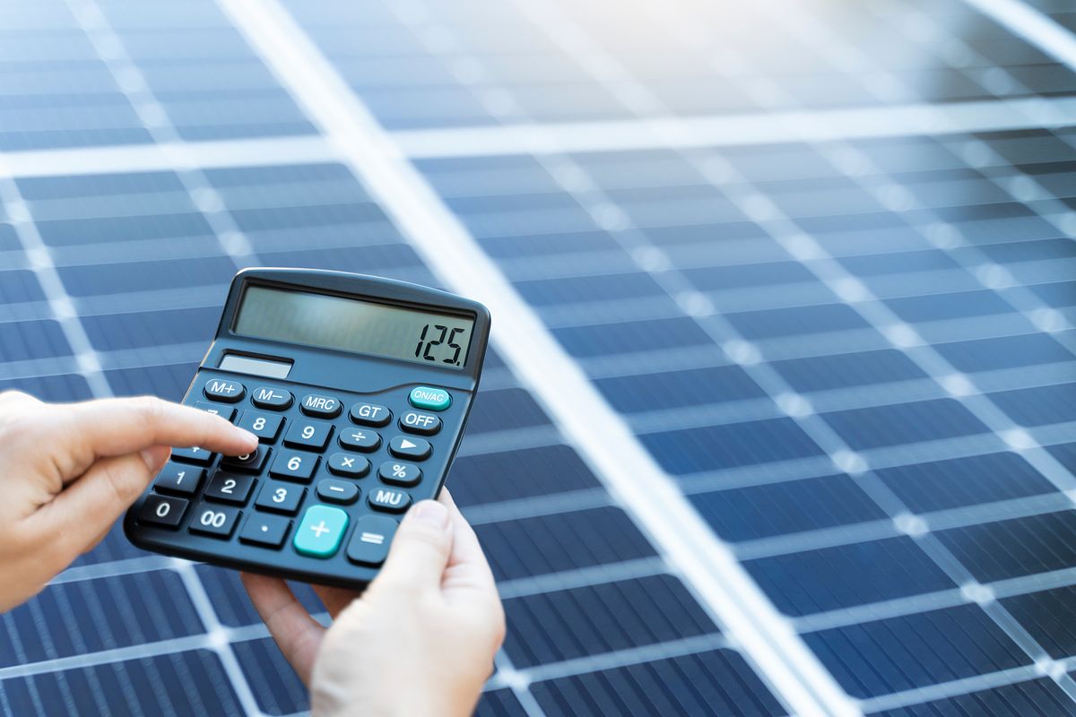 太陽光発電の初期コスト(パネル、パワーコンディショナー、工事費等)