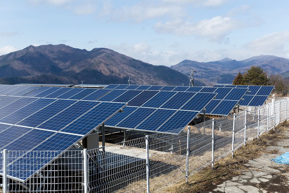 世界での太陽光の導入状況の比較|日本での比率は8.3%